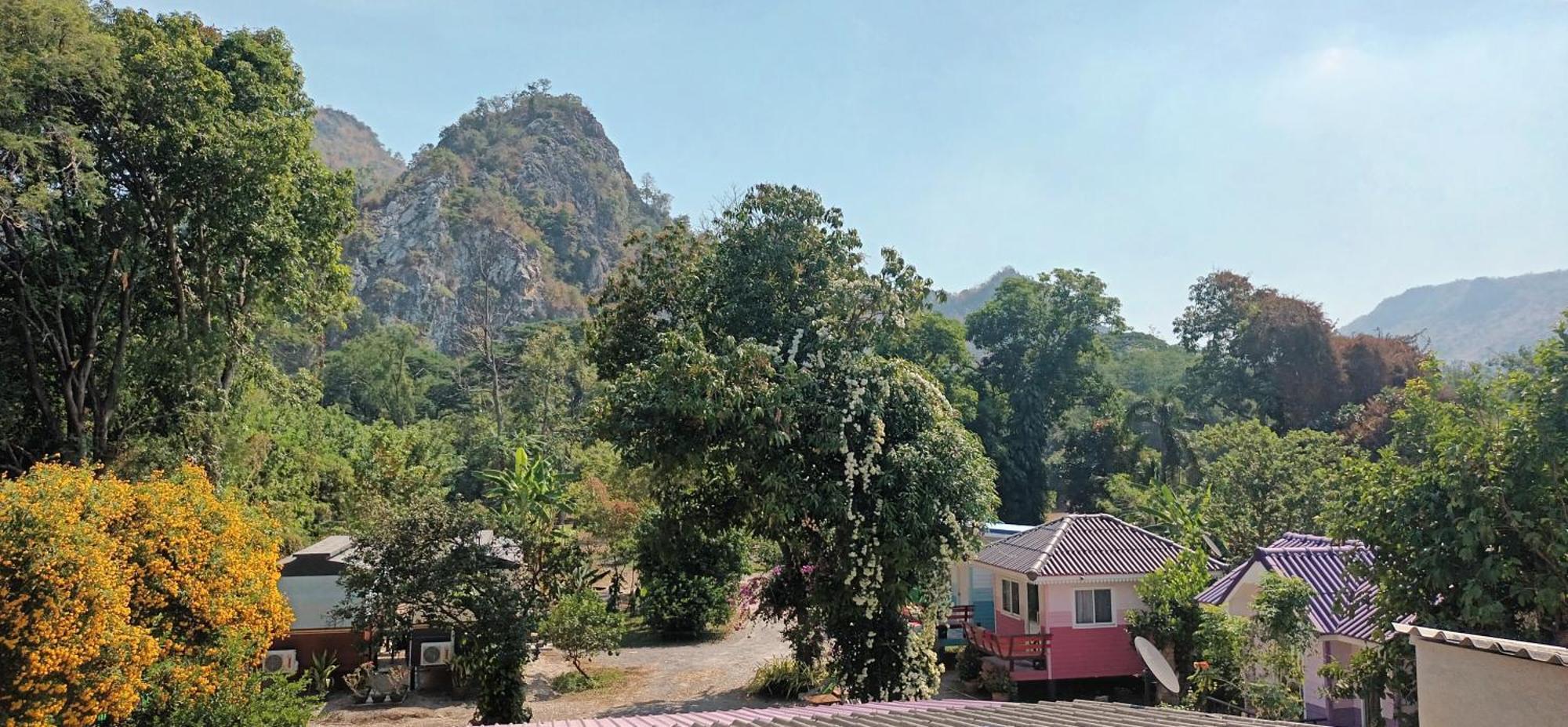 ชายเขาโฮมสเตย์ Kanchanaburi Buitenkant foto